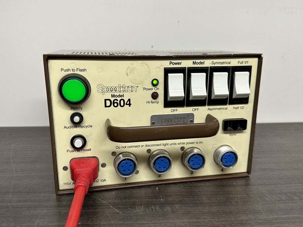 Speedotron D604 Studio Strobe Lighting Power Supply Pack - B71