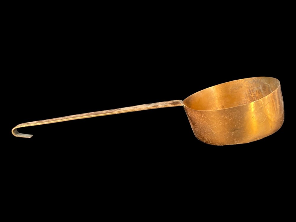 Antique Copper Saucepan w/ Long Handle 6.75" Diameter 2.75" Depth