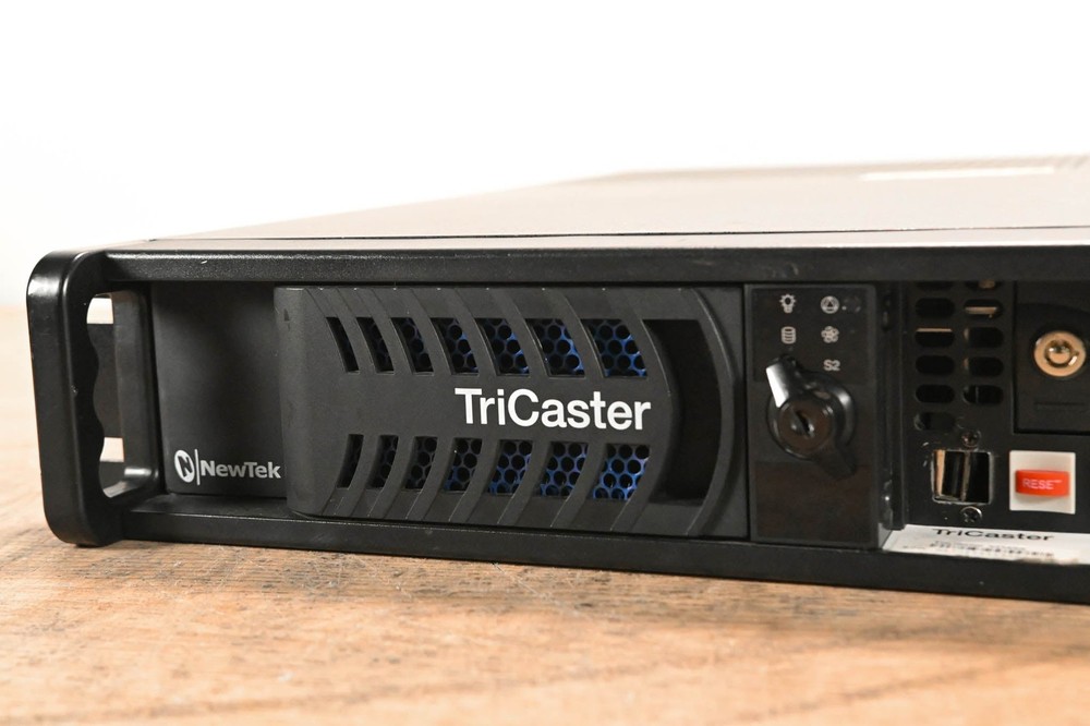 NewTek (Vizrt) TriCaster TCXD455 Video Switcher w/ TCXD455 CS CG01MHG