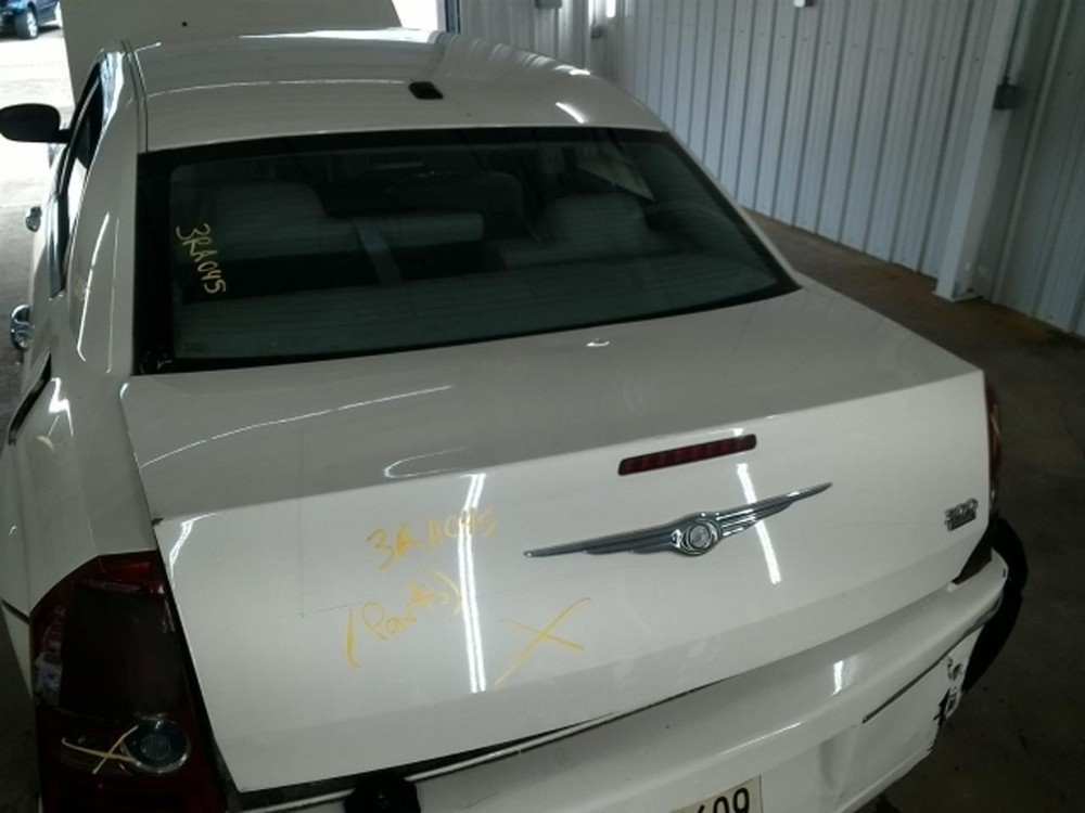 300 2010 High Mounted Stop Light 104795734