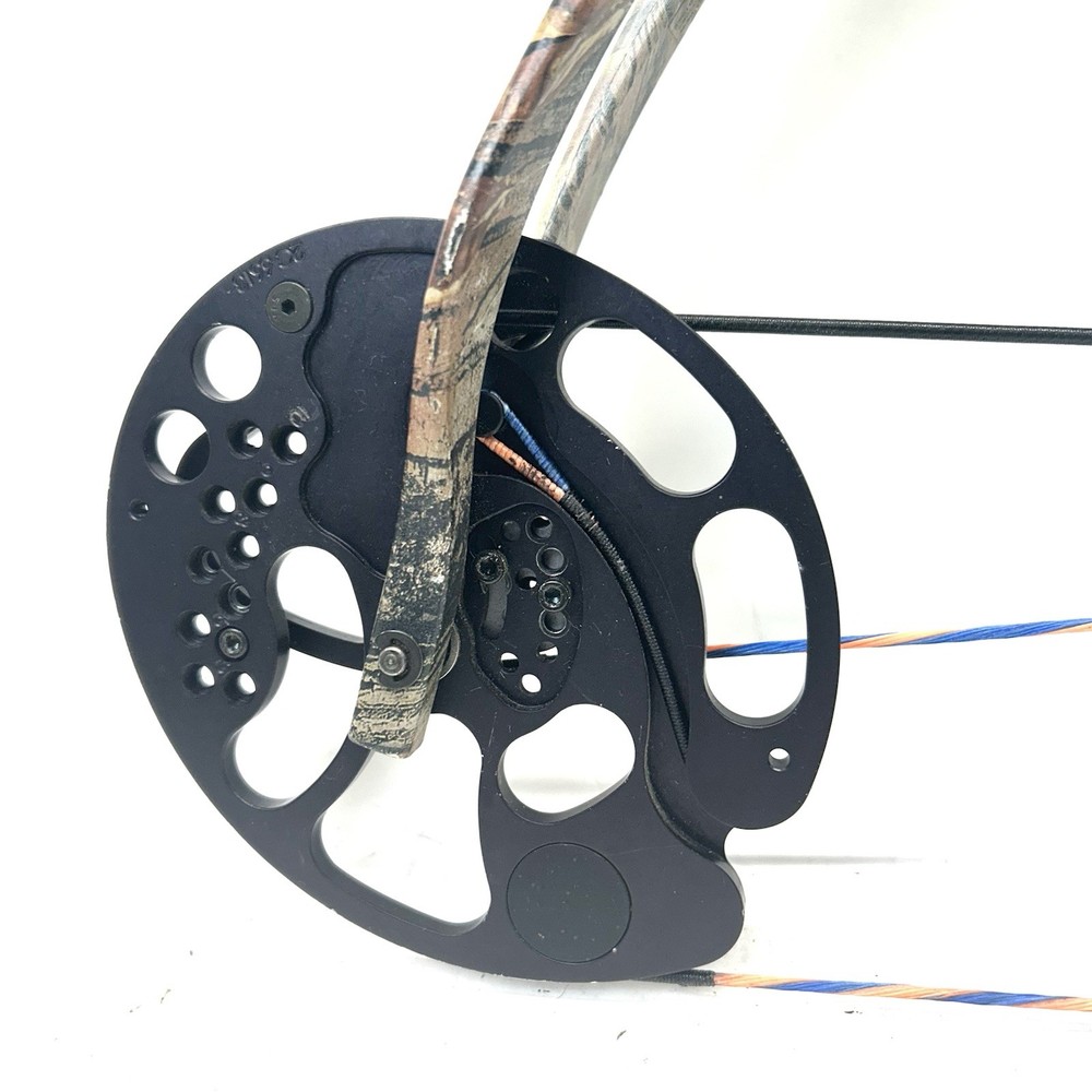 Bear Encounter Bow RH 27-32" / 60lbs.