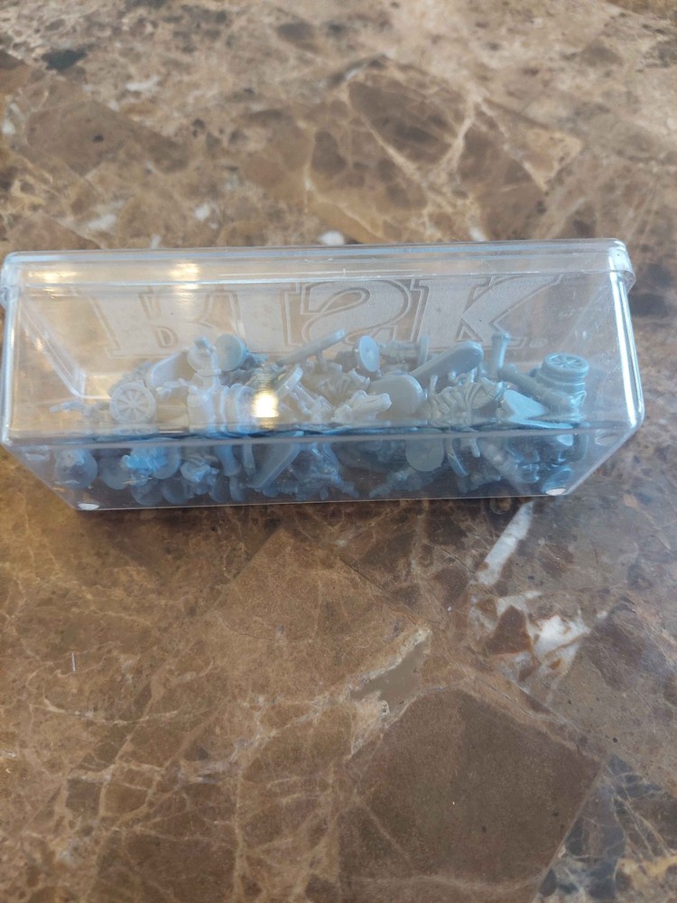 Risk 1998 Blue Army Figurines Full Set Good Condition