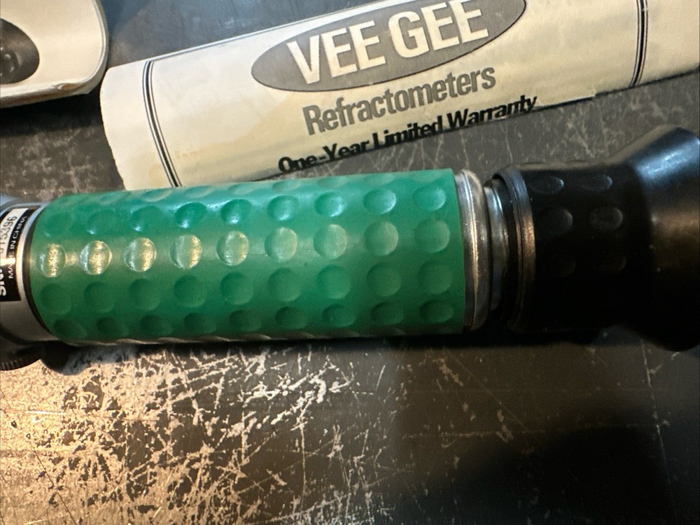 Vee Gee Refractometer Model: BX-20 Serial # 015396 In Pouch