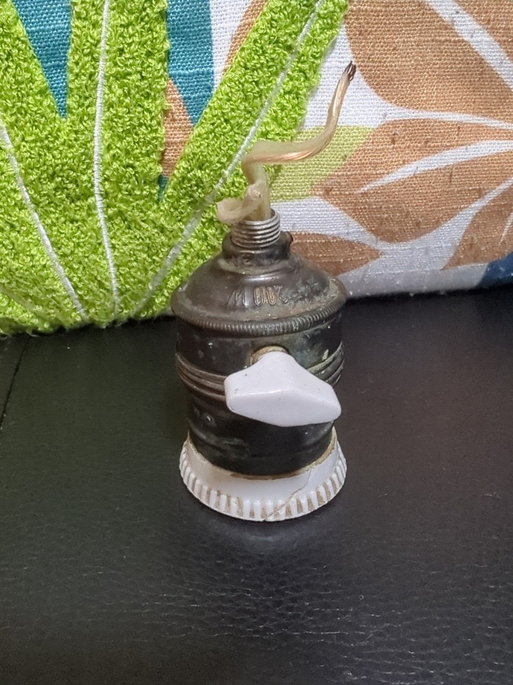 Antique Brass Lamp Socket Light Bulb Holder