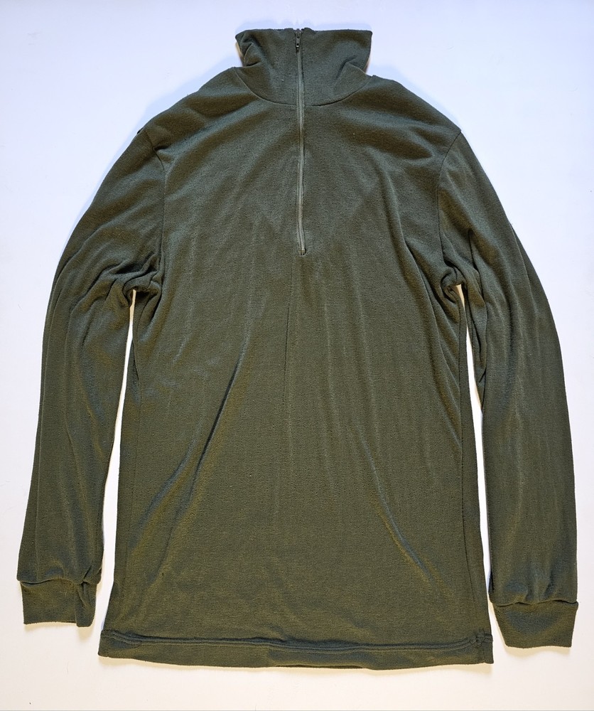 US GI LWCWUS Lightweight Cold Weather Undershirt 100% Polyester Medium