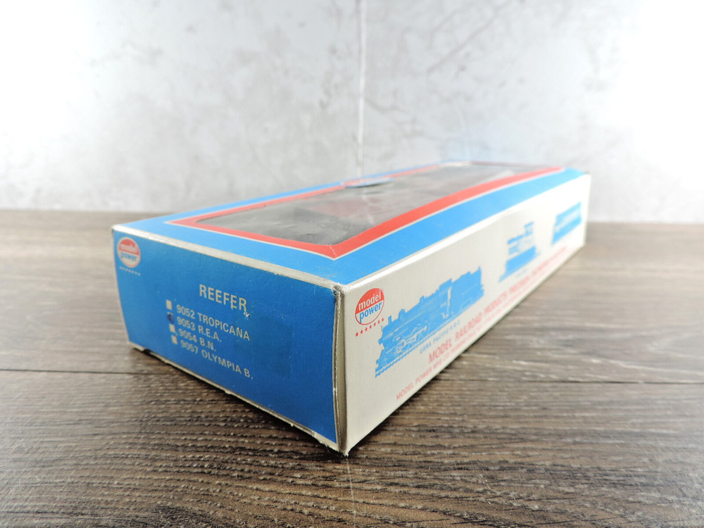 Santa Fe ATSF 16987 Box Car HO Shock Control Wrong Box
