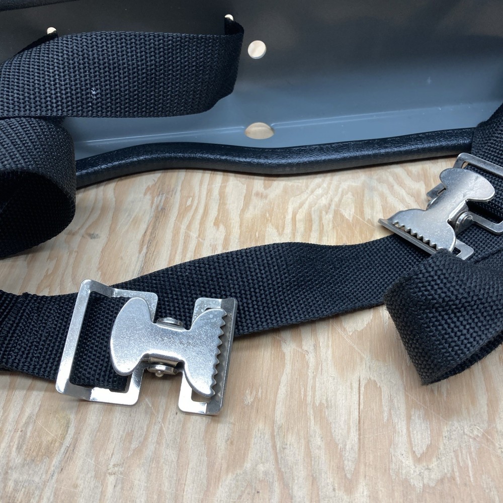 Double Gas Cylinder Wall Mount Bracket