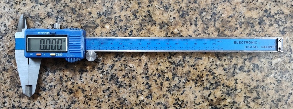 ELECTRONIC DIGITAL CALIPER 0-8"