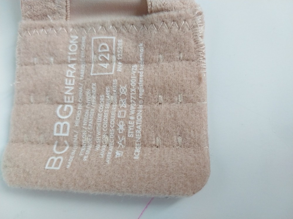 BCBGeneration Bra 91% Nylon 9% Spandex Size 44D