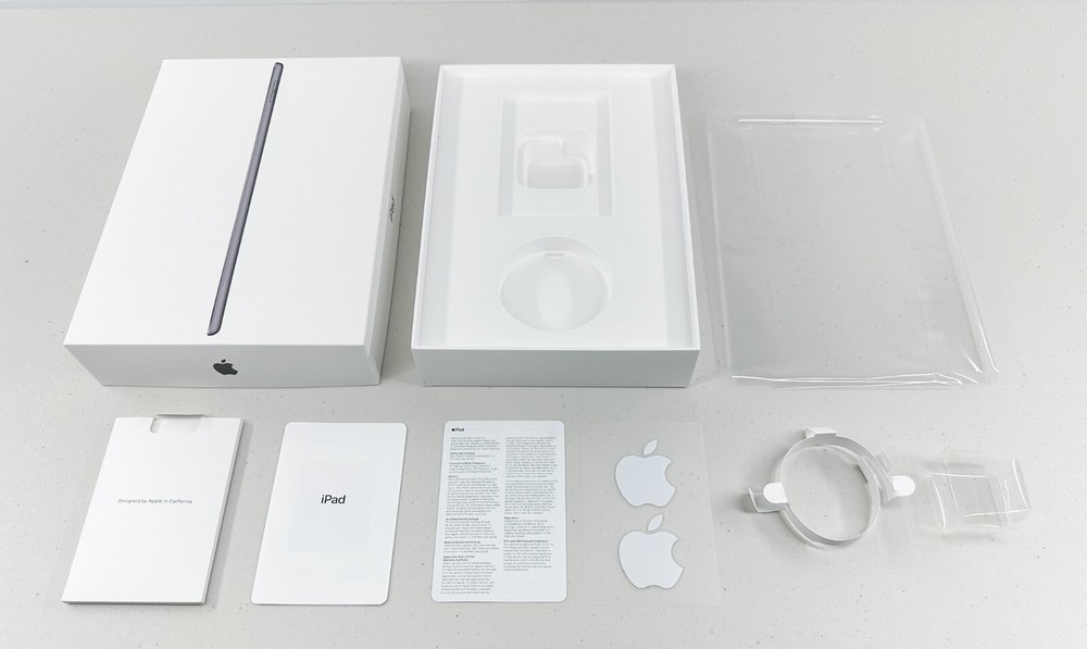 APPLE iPad 7th Generation 128GB WiFi Silver **EMPTY BOX ONLY - CLEAN CONDITION**