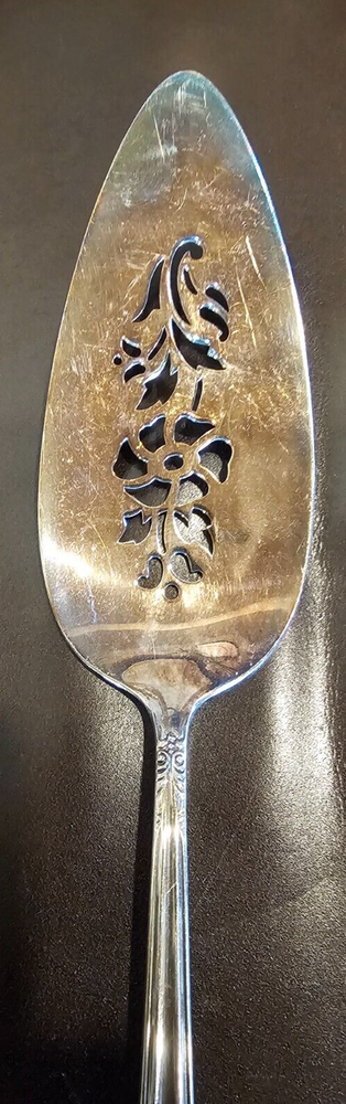 Holmes & Edwards Silverplate FLORAL PIERCED PIE or CAKE SERVER