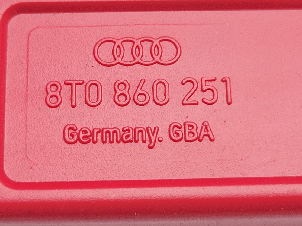 AUDI A4 B9 2017 HAZARD WARNING TRIANGLE 8T0860251