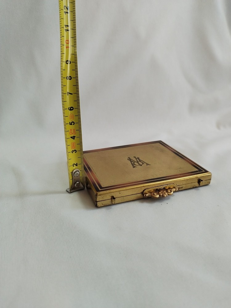 Powder puff Vintage container Flip - Top Compact