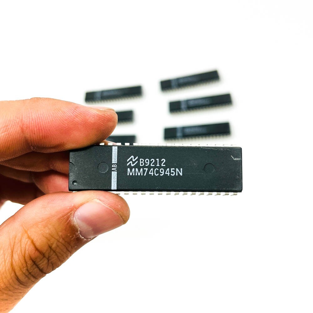 8 pcs Maxim Integrated MM74C945N 4 Digit Up Down Counter Driver IC Socket