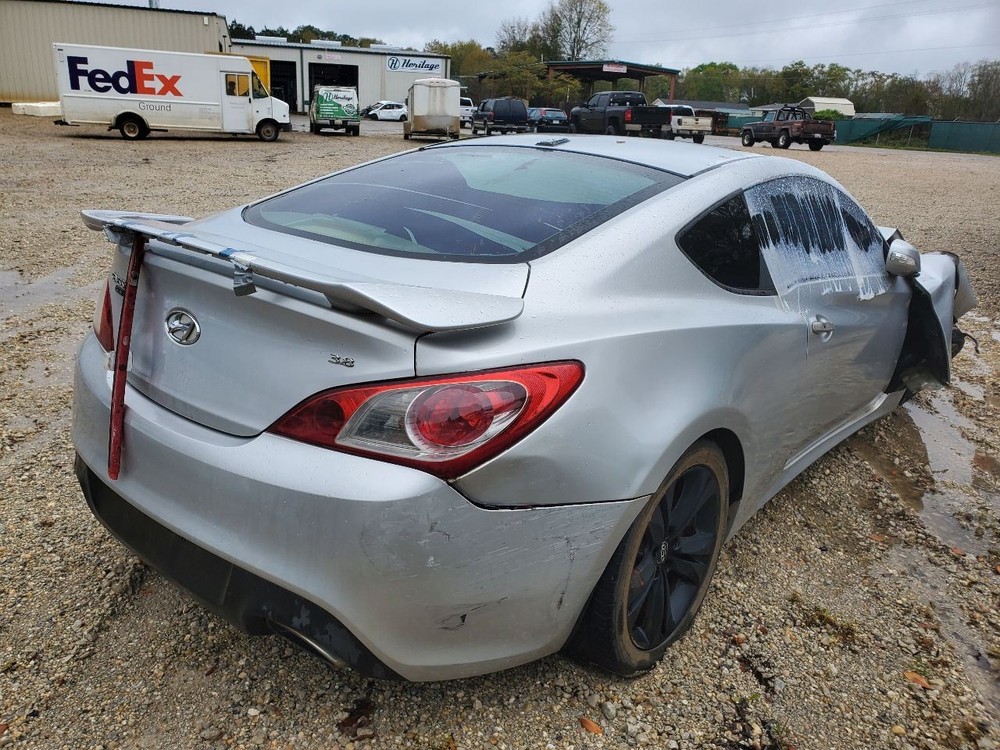 2011 Hyundai Genesis OEM 3.8L Automatic Engine Harness One Broken Wire