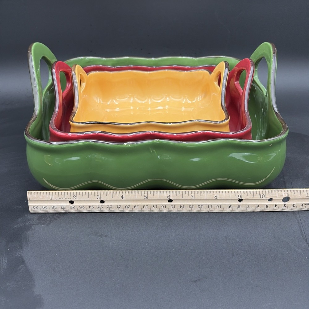 LTD Commodities 3- Piece Scalloped Ceramic Nesting Bakeware Set-Red,Green&Yellow