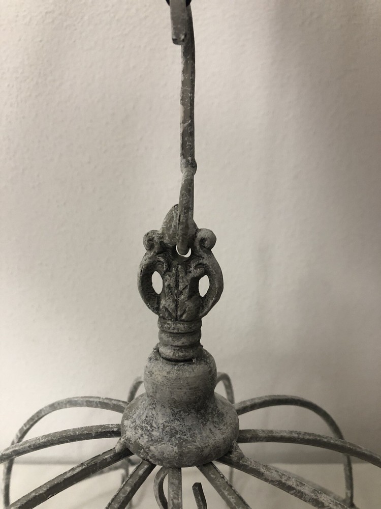 CIRCULAR IRON PENDANT DISPLAY