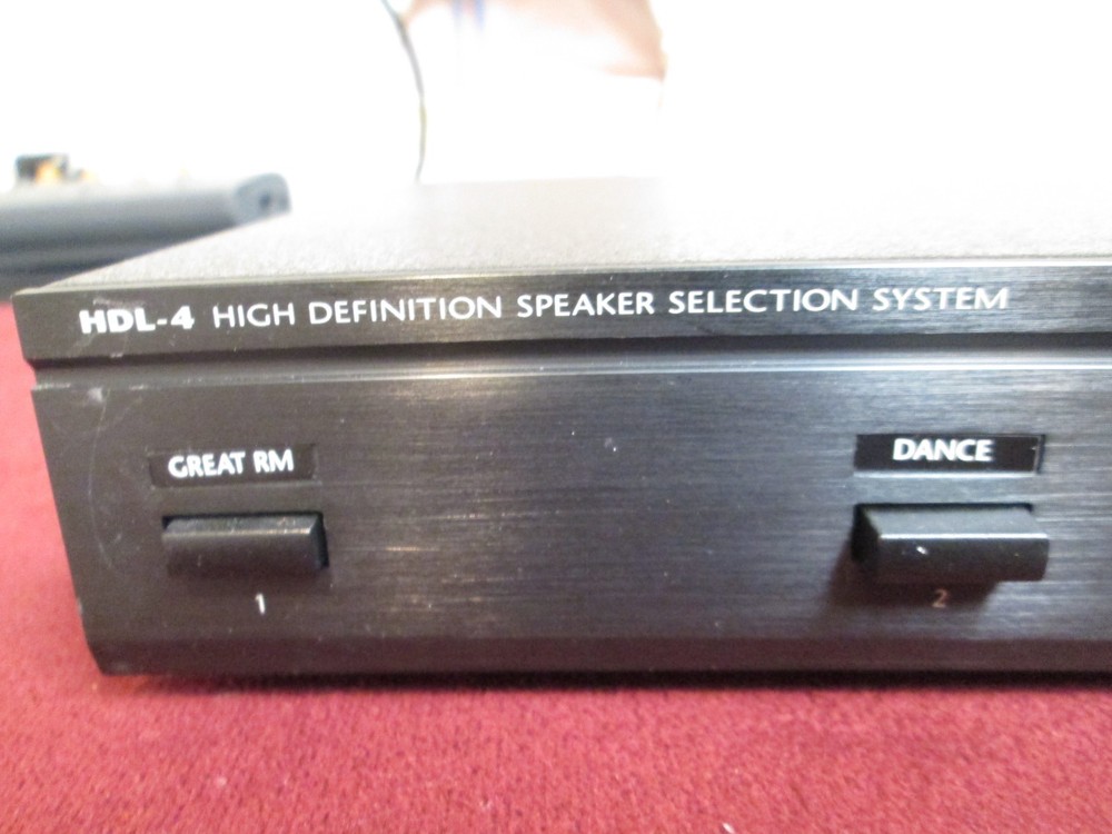 Niles HDL-4 High-Definition Speaker Selection System Complete unit