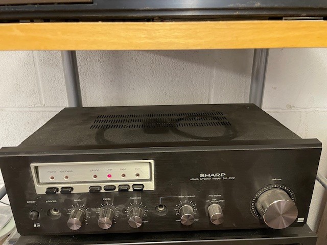 Sharp SM-1122 Stereo Amplifier 5 Pin Din Inputs .Spares/Repairs