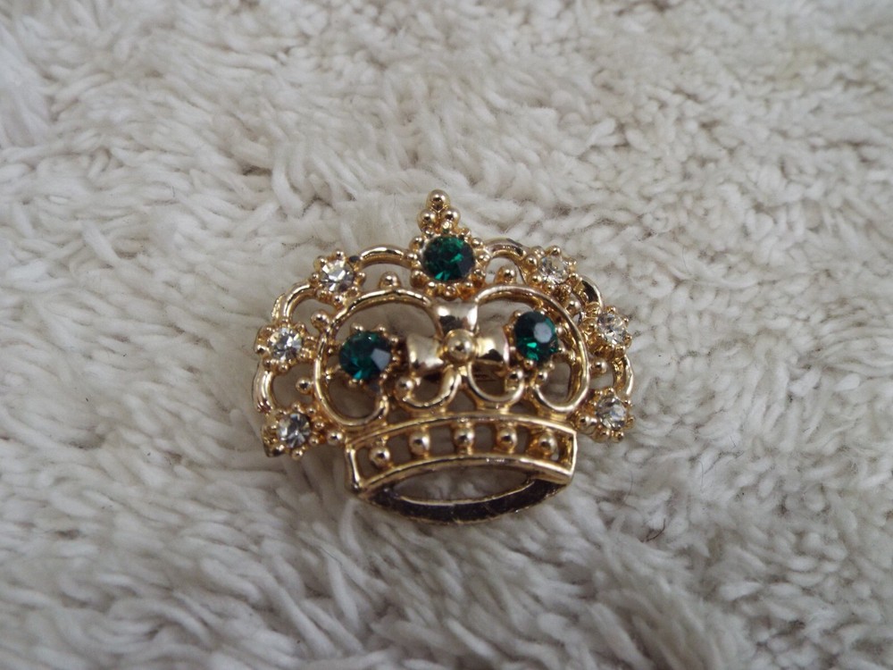 Goldtone Green Rhinestone Crown Pin (D49)