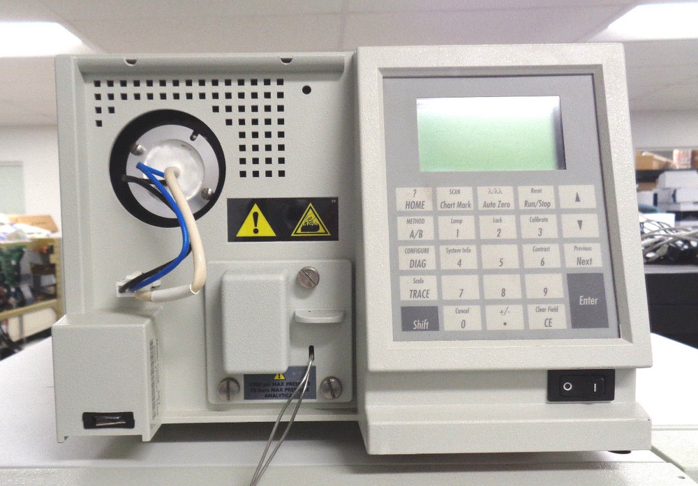 WATERS 2487 DUAL A ABSORBANCE DETECTOR.