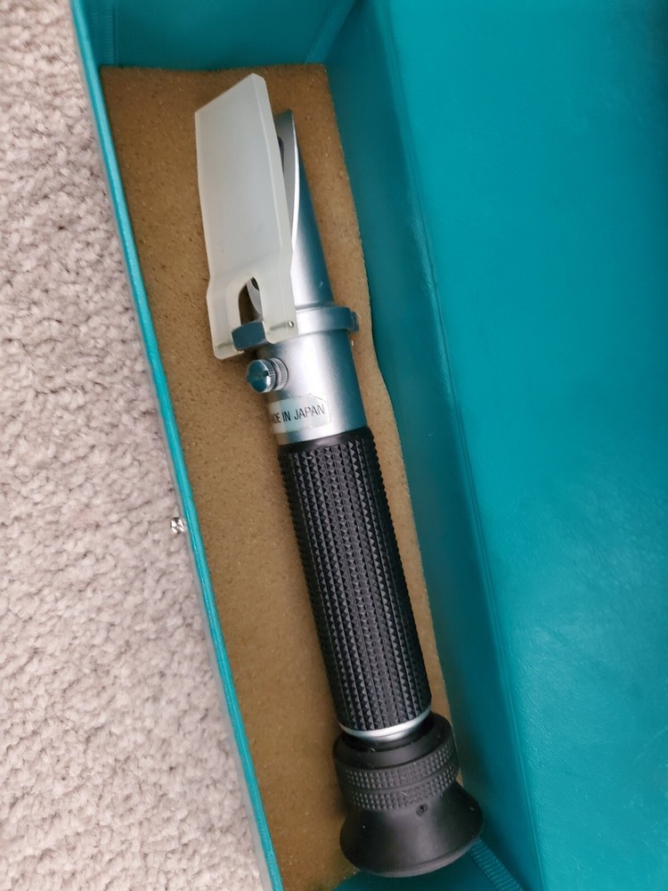 Cincinnati Milacron Hand Refractometer & case Made in Japan
