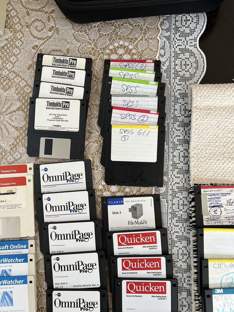 87 Diskettes Floppy Disk Vintage Macintosh Software & Cabinet