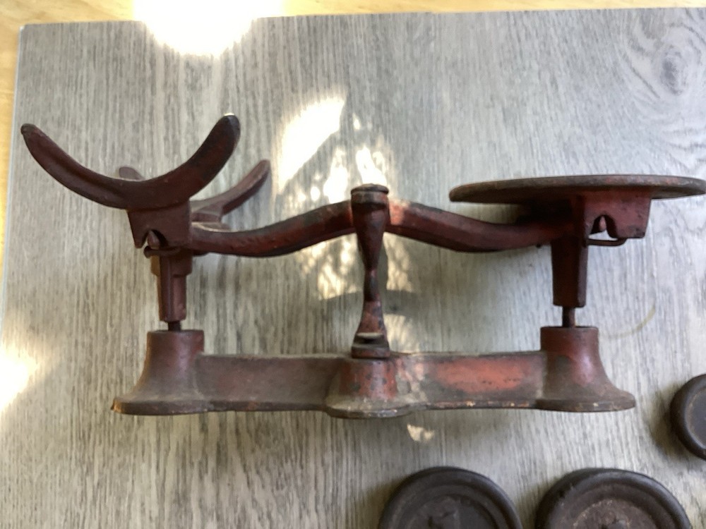 Antique cast iron country store scale