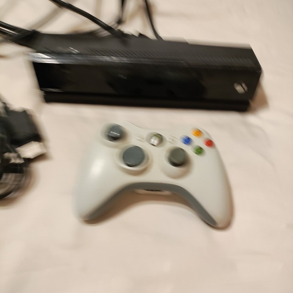 Microsoft Xbox One KINECT Connect Sensor Bar Camera  Bundle Controller/Cable Mix