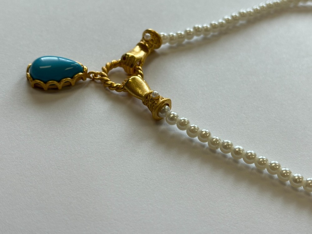 Hand Hold Loop Barbie Style Necklace