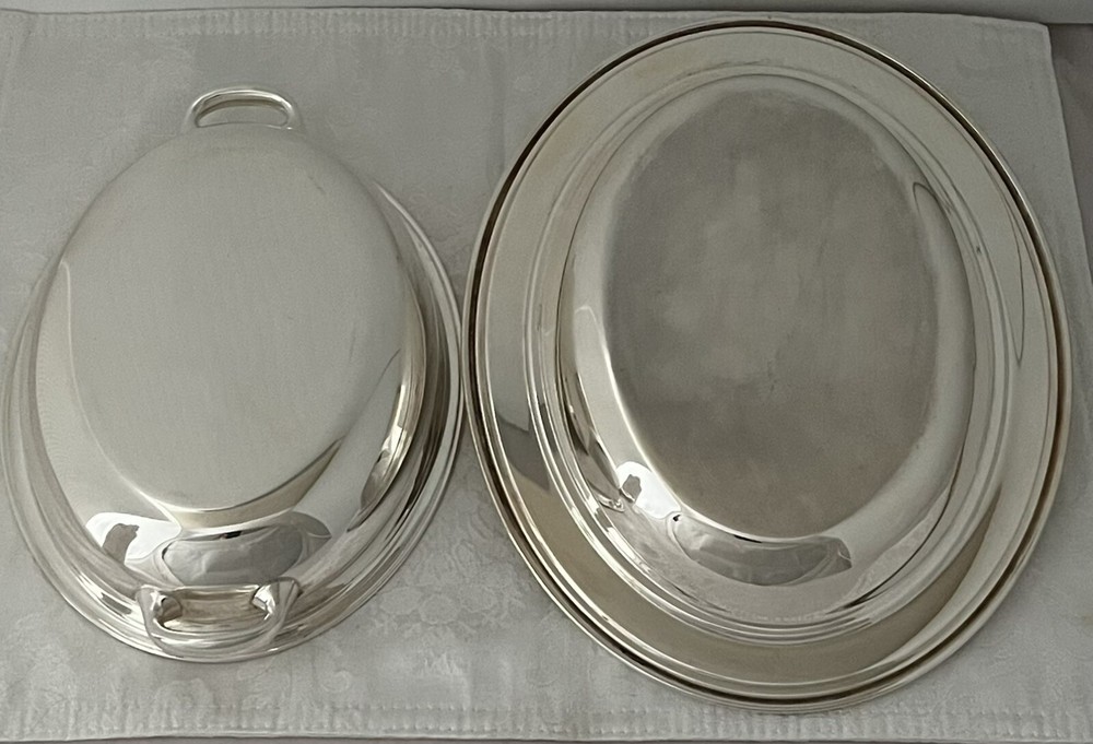 Middletown Silverware Silver Plate 11” Covered Divided Serving Dish • USA