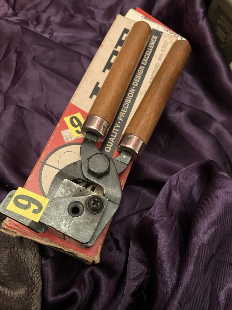 Lee Single Cavity Bullet Mold 45 Cal. R.E.A.L. 250 Gr.
