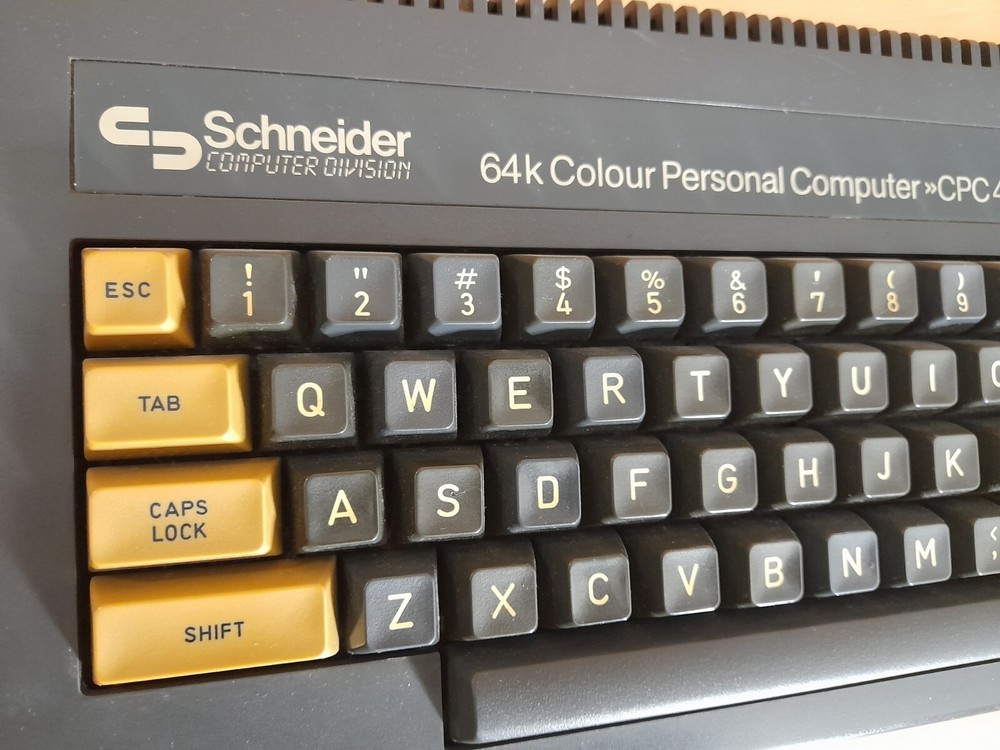 Schneider / Amstrad CPC464 - read the details please