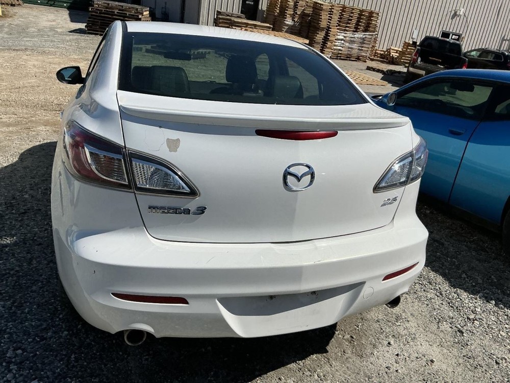 3 2011 Glove Box 4998884