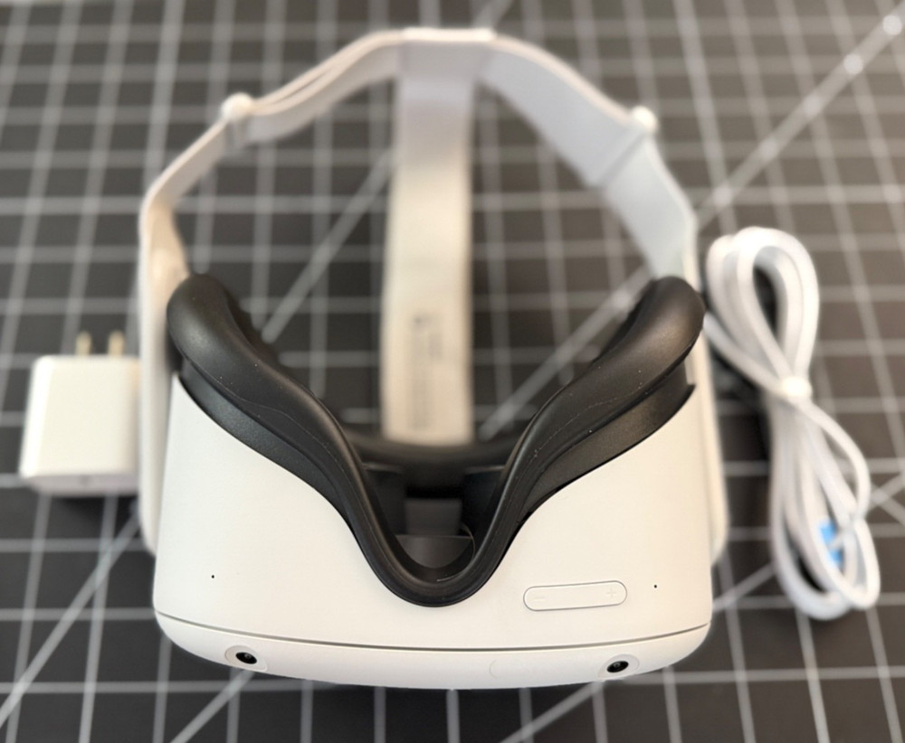 Mint Working 64GB Meta Oculus Quest 2 Headset Only. Plug and Play replacement.