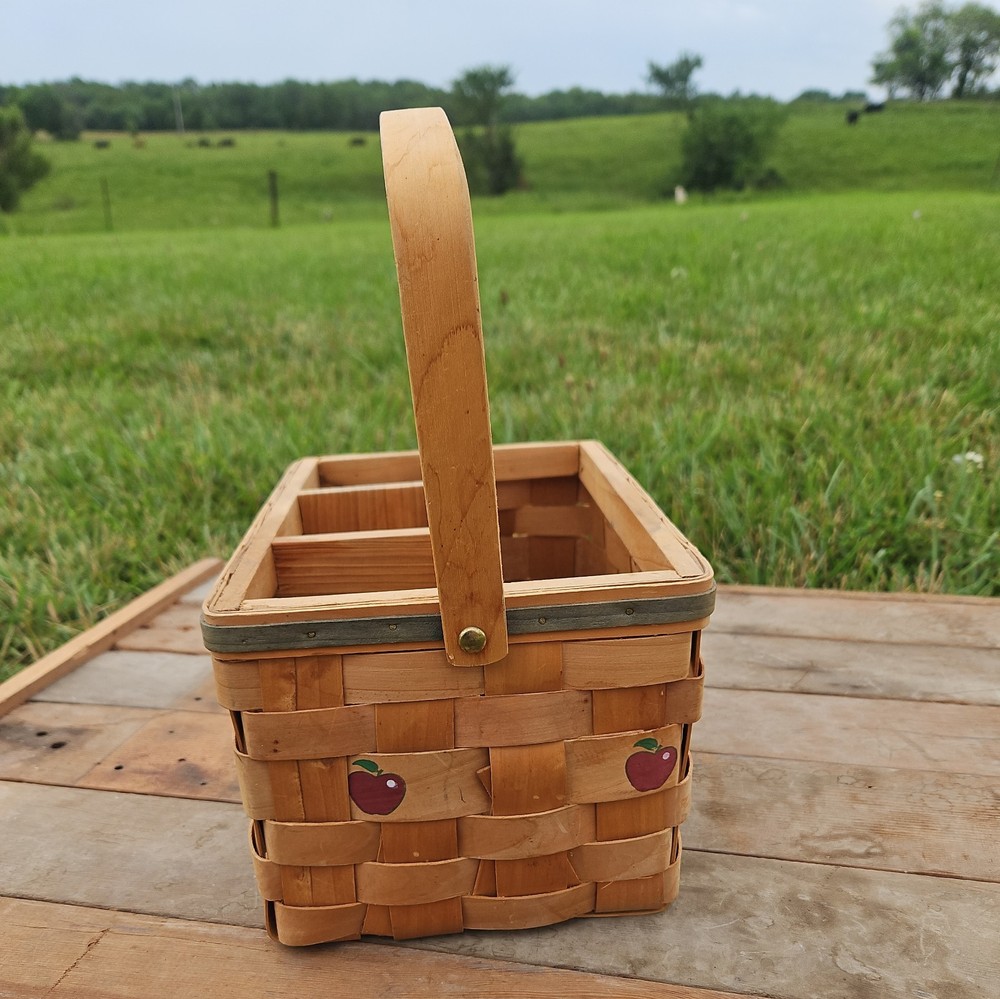 Wicker basket utensil caddy with handle apple decor