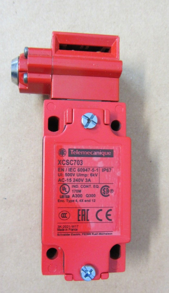 Telemecanique Safety Limit Switch XCSC703, no keys