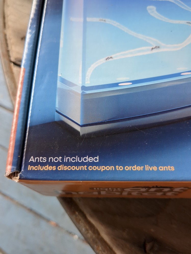 NEW. Light Up Ant Habitat + Ant Learning Guide STEM