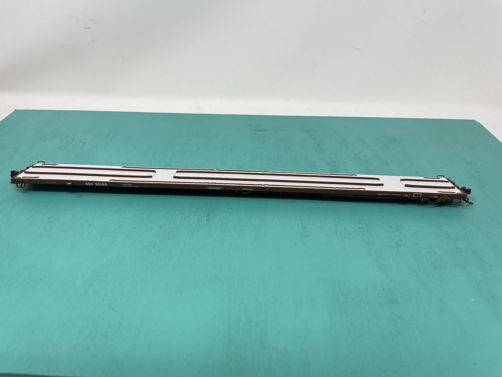 Atlas HO - 89’ Flat Car - Missing Trucks No Package - SOU