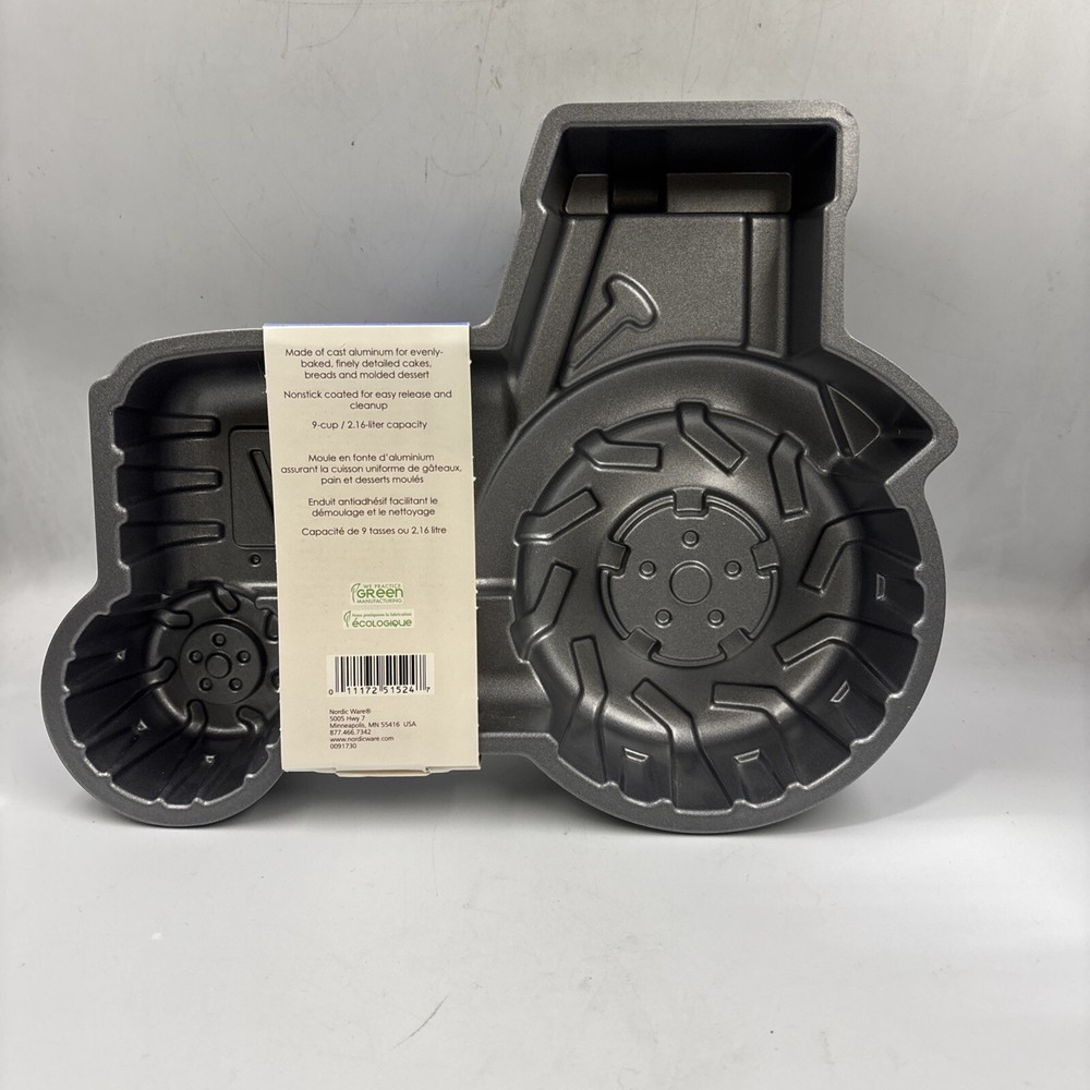 Nordic Ware Tractor NWT Procast bakeware Cakelet Pan