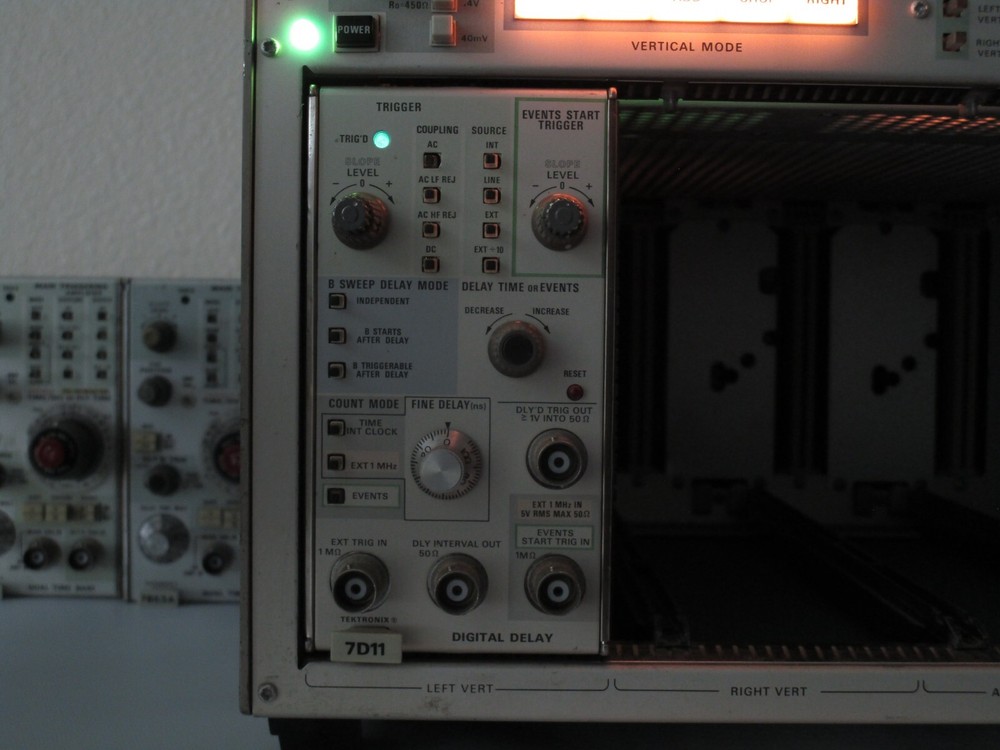 Tektronix 7D11 Digital Delay Plug-in Module - Tested for Power
