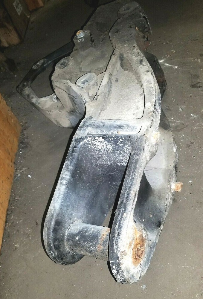 PETERBILT 387 SPRING HANGER 02-04020R