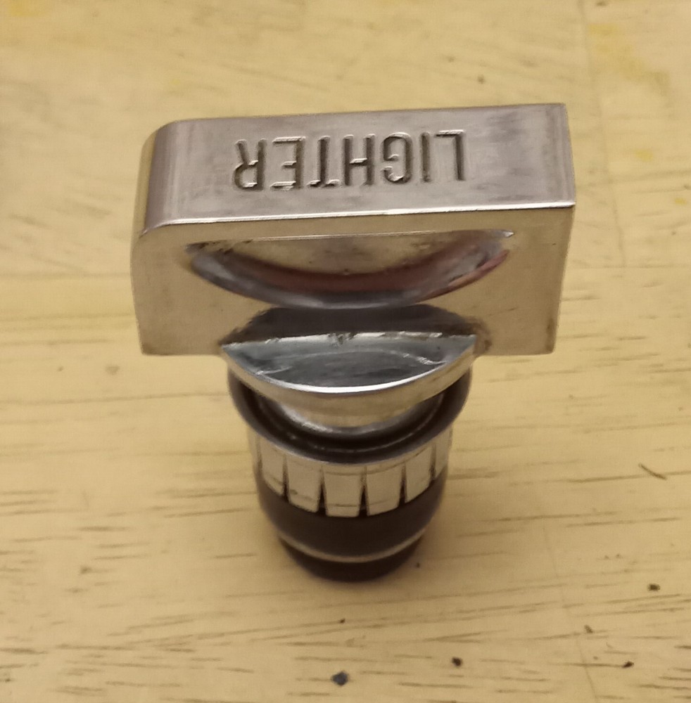 VINTAGE CASCO CIGARETTE LIGHTER (CHROME)