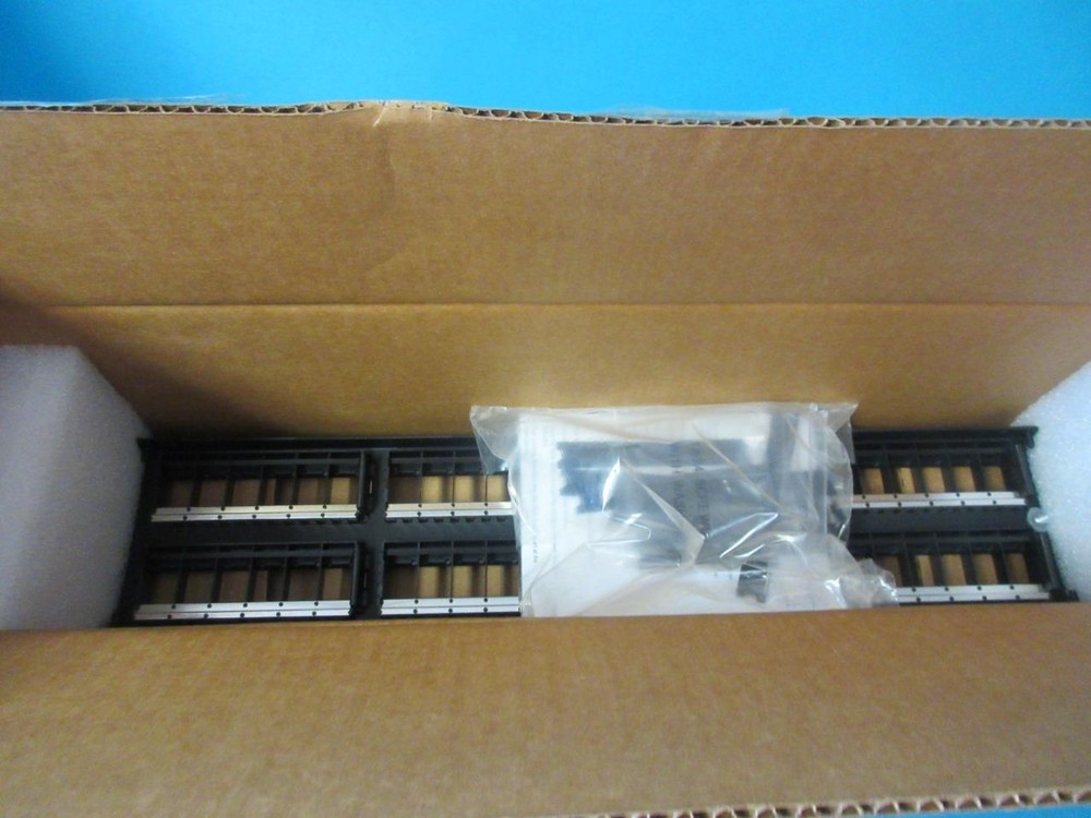 NEW COMMSCOPE 1933308-1 SL SERIES PATCH PANEL MULTIMEDIA 48-PORT FLAT FRONT