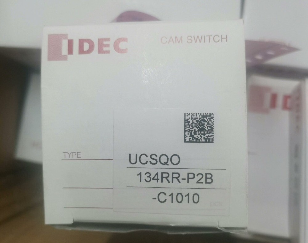 1pcs IDEC CAM SWITCH  UCSQ-134RR-P2B-C1010