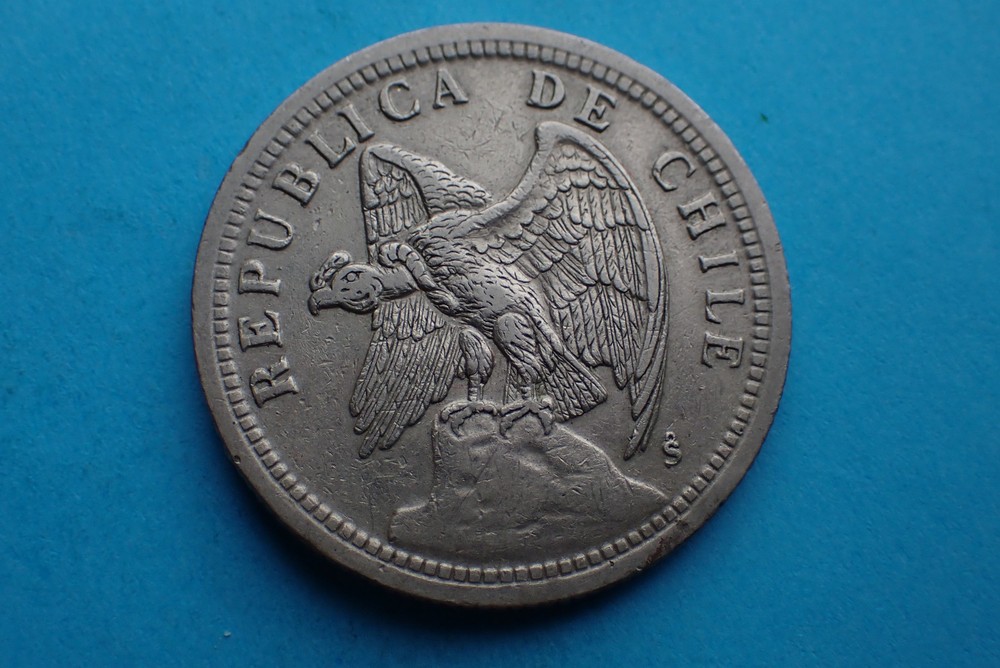 Chile, Un Peso 1933, see images.