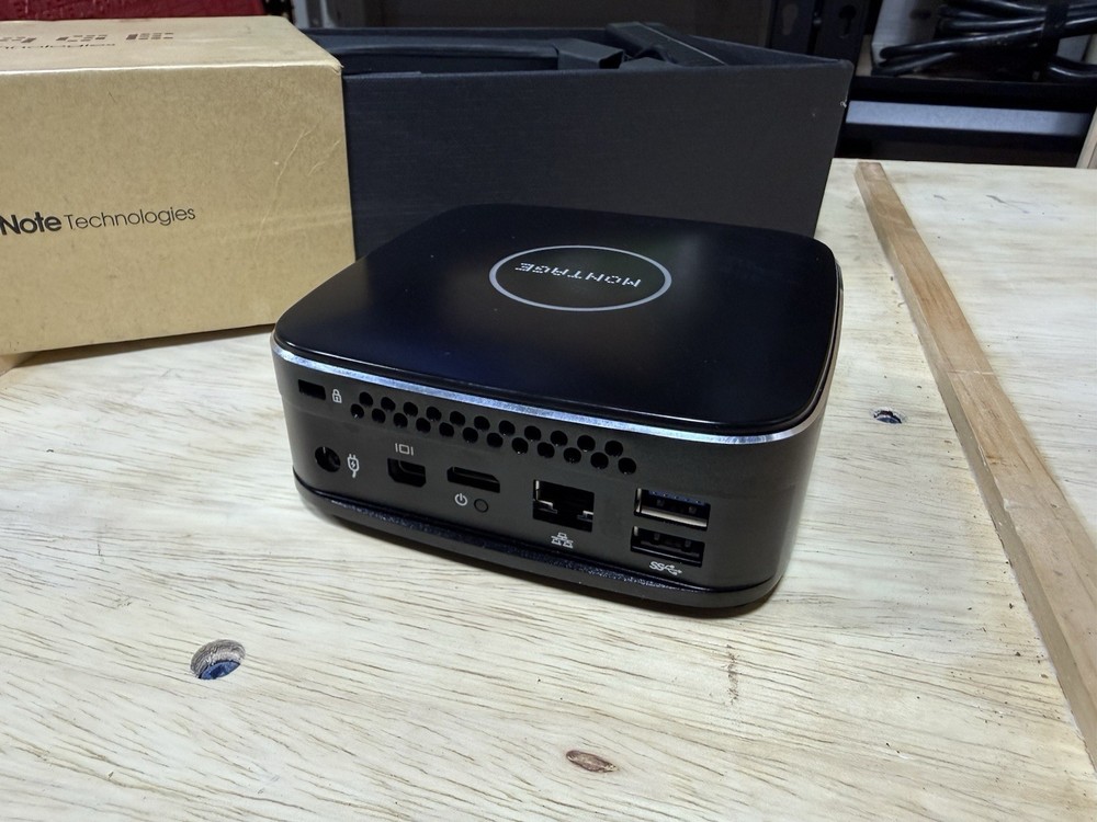 Clear Touch DisplayNote Montage