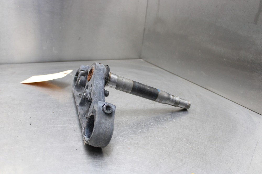2008 Suzuki Boulevard C50 Lower Triple Tree Clamp