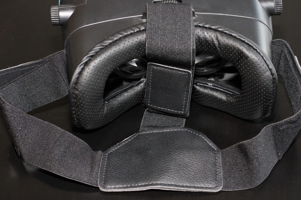 Utopia 360 Virtual Reality 3d Headset. Model Number B07C8GX5YW