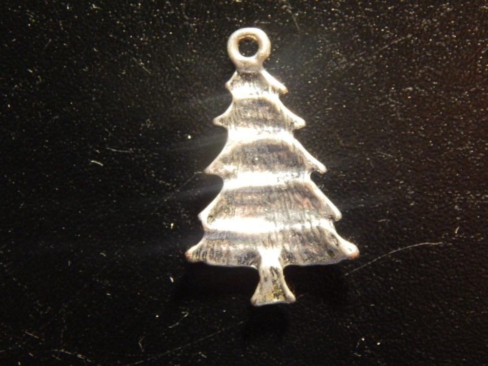 CHRISTMAS TREE CHARM! BB461XXX